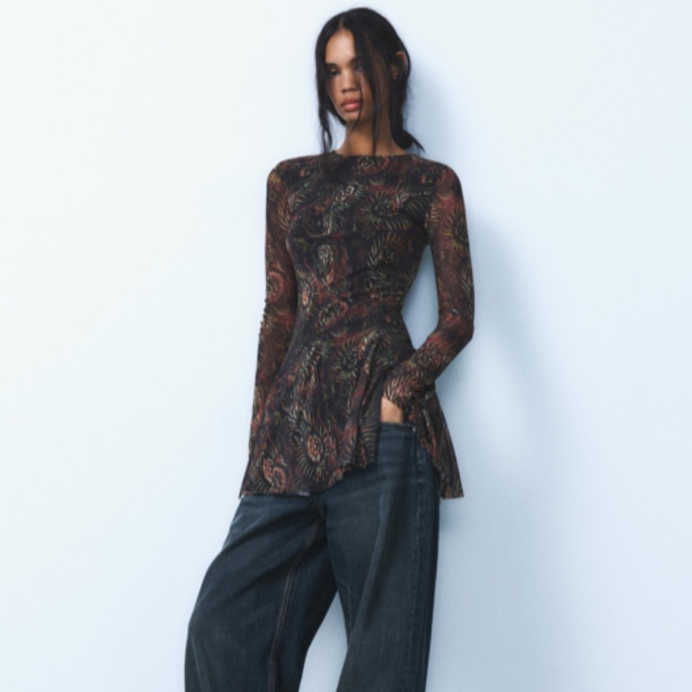 Zara Multicolor Patterned Top with Dark Wide-Leg Jeans